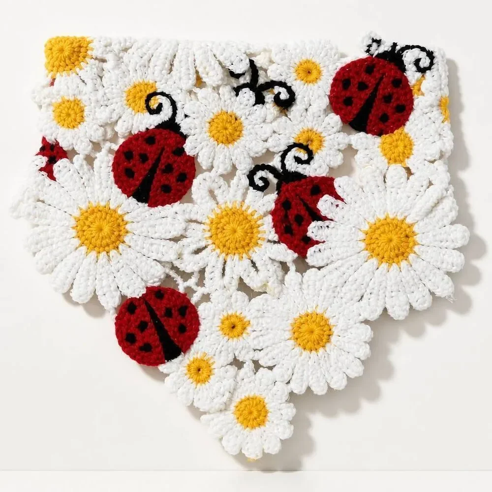 🔹️NWT Crochet Knit Ladybug & Daisy Triangle Hair Bandana